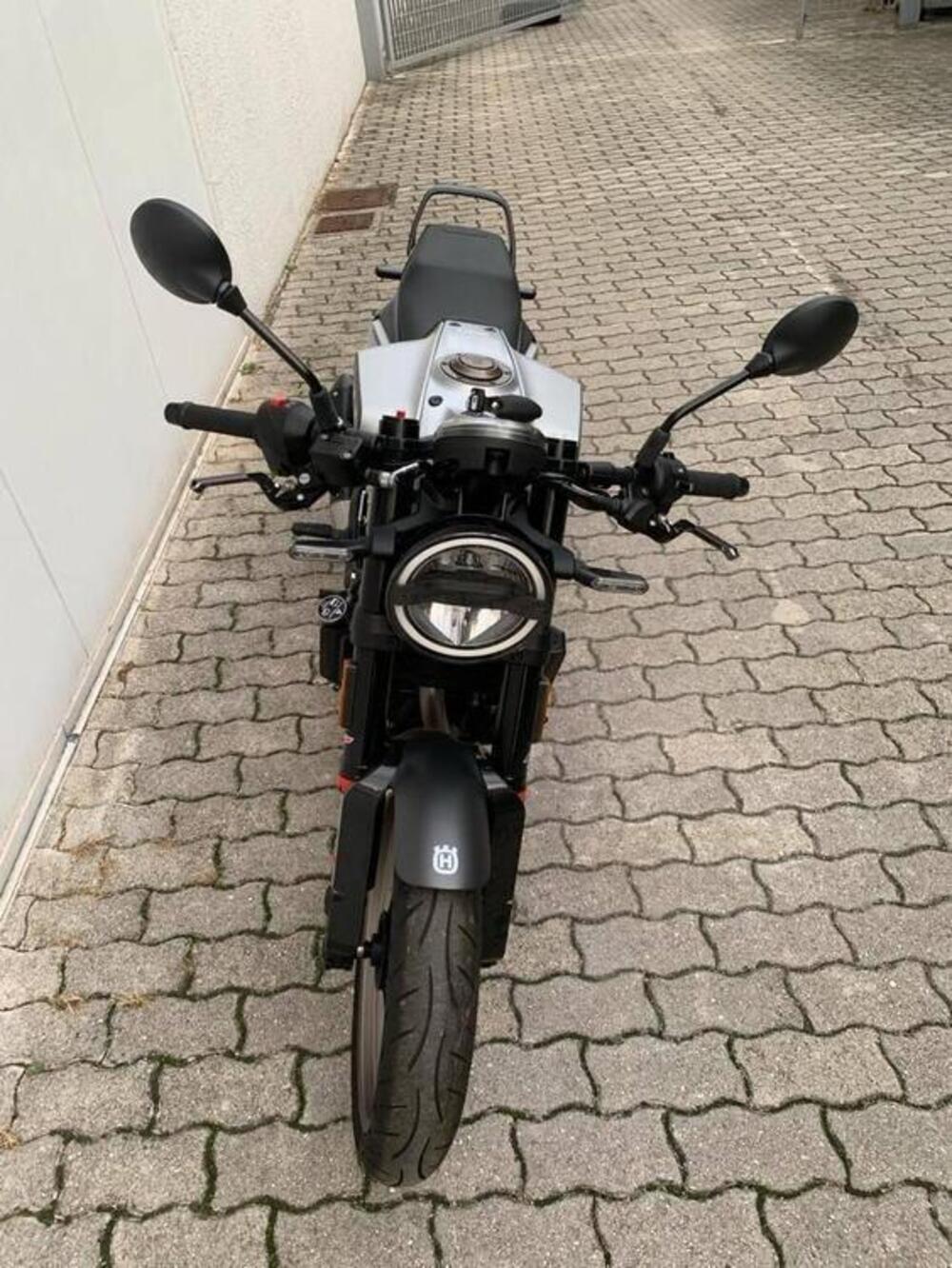 Husqvarna Vitpilen 401 (2021 - 23) (9)