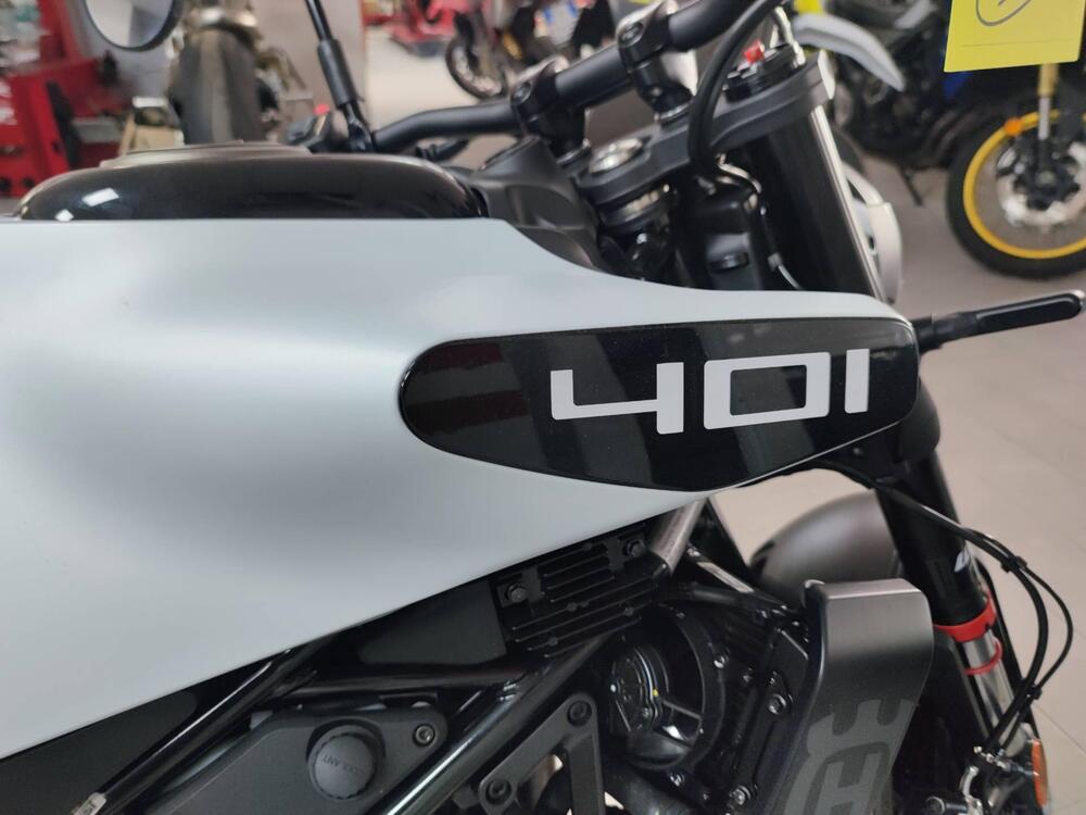 Husqvarna Svartpilen 401 (2024 - 25) (3)