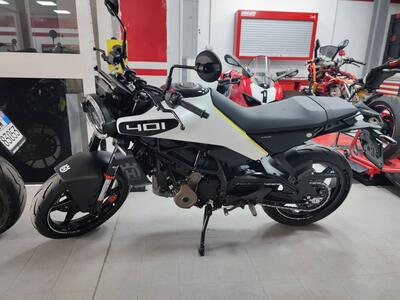 Husqvarna Svartpilen 401 (2024 - 25) usata