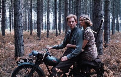 Addio a Donald Sutherland. Il premio Oscar aveva 88 anni. Lo ricordiamo cos&igrave;, in moto, una delle sue grandi passioni