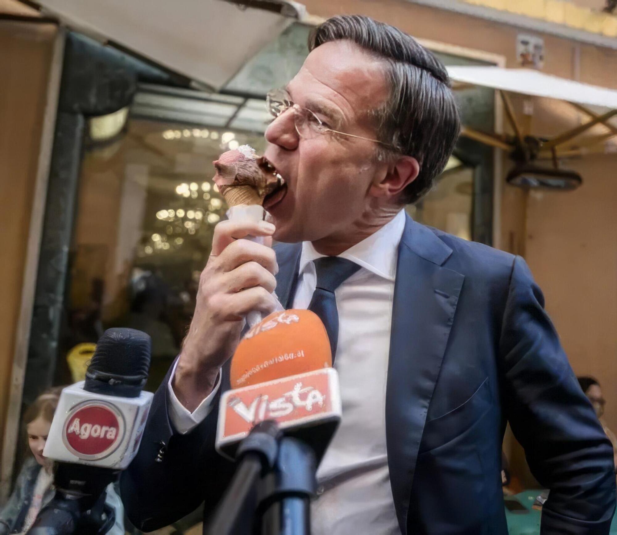 Mark Rutte mangia il gelato a Roma