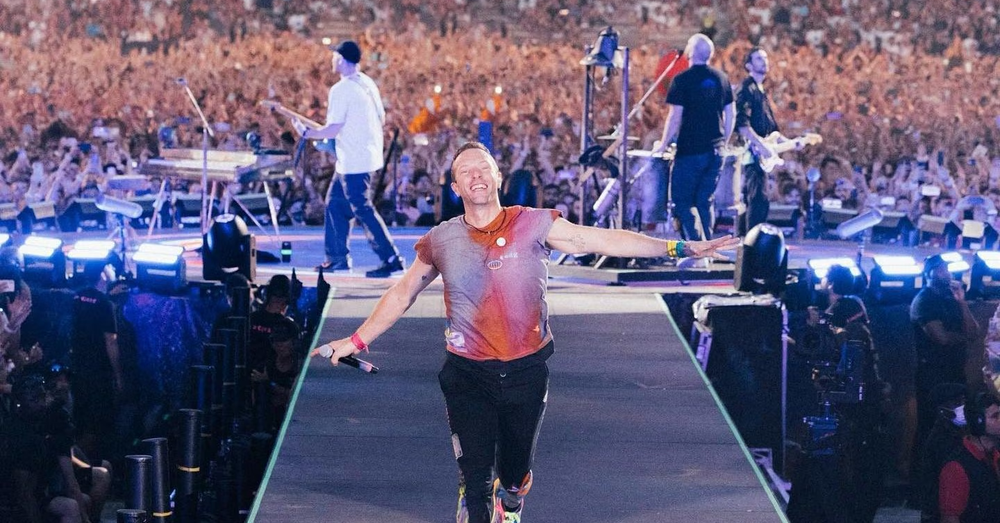 Coldplay in concerto a Roma, bagarini scatenati sui social. E i fan: &ldquo;Biglietti a 600 euro e truffe seriali. Dov&#039;&egrave; la finanza?&rdquo;