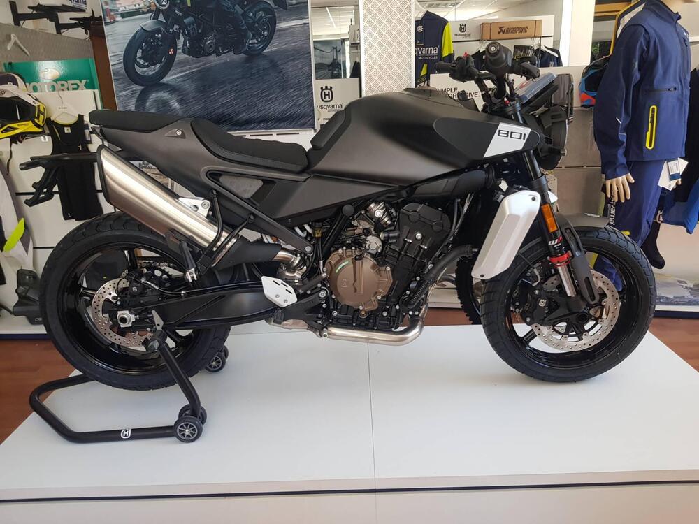 Husqvarna Svartpilen 801 (2024 - 25)