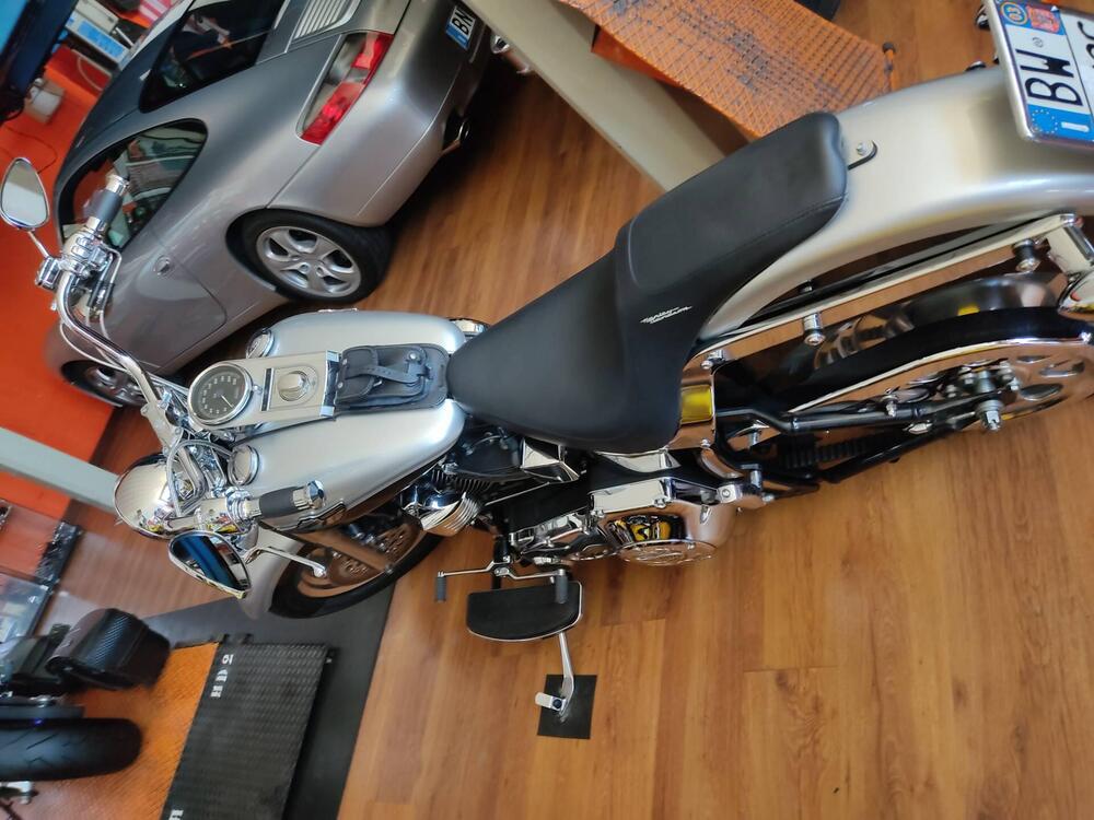 Harley-Davidson Fat Boy anniversario 100 anni bi-color argento e nero (5)