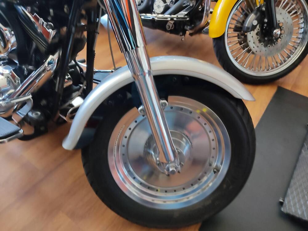 Harley-Davidson Fat Boy anniversario 100 anni bi-color argento e nero (8)