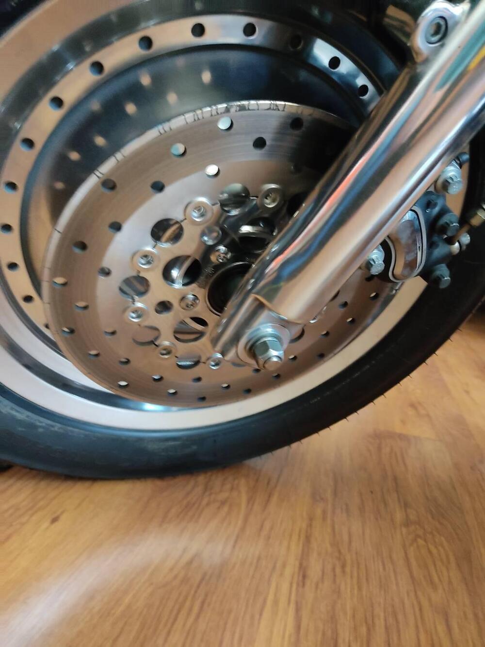 Harley-Davidson Fat Boy anniversario 100 anni bi-color argento e nero (10)