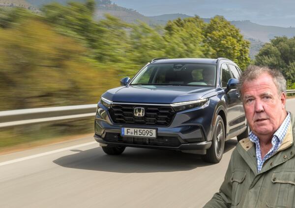 Jeremy Clarkson prova la Honda Cr-v: &ldquo;L&rsquo;auto perfetta se hai due caratteristiche di et&agrave; e abbigliamento. E il prezzo...&rdquo;. Ma che c&#039;entrano gli Europei di calcio?