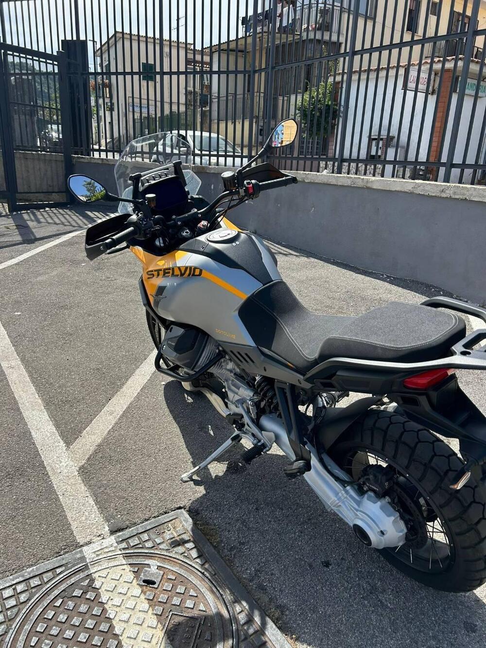 Moto Guzzi Stelvio PFF (2024 - 25) (5)