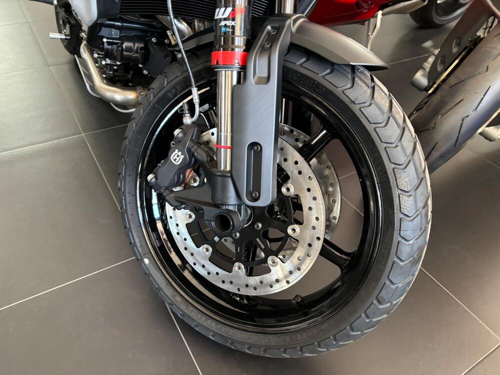 Husqvarna Svartpilen 801 (2024 - 25) (4)