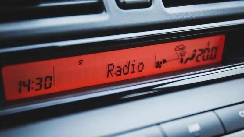 Gli americani litigano sulla radio AM obbligatoria in auto