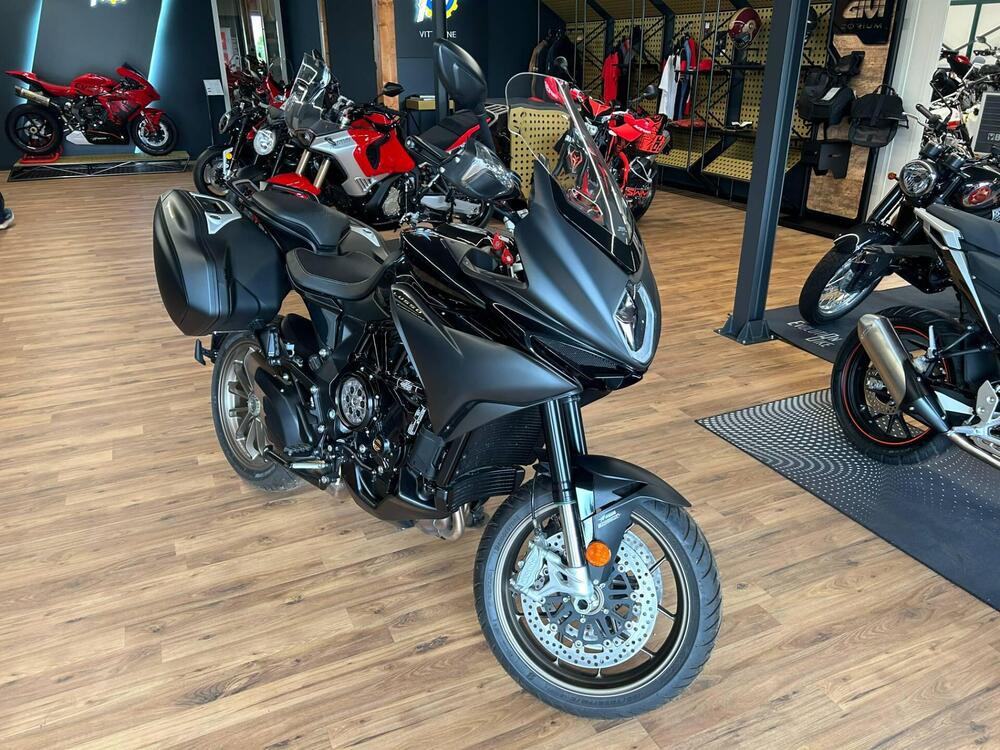 MV Agusta Turismo Veloce 800 Lusso SCS (2021 - 25) (3)