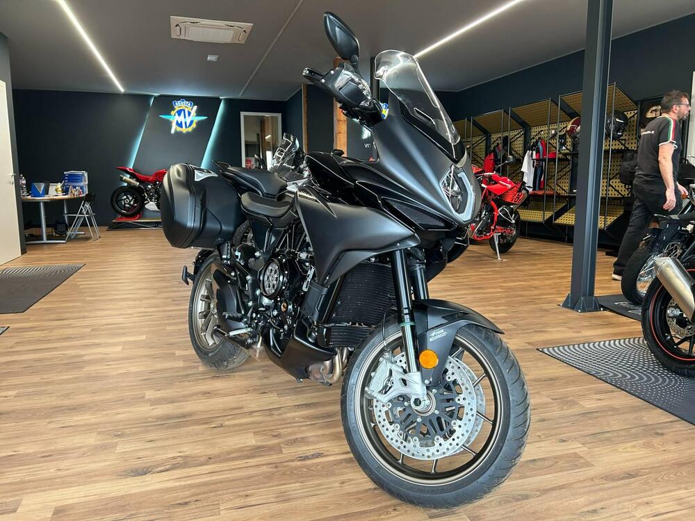 MV Agusta Turismo Veloce 800 Lusso SCS (2021 - 25) (4)