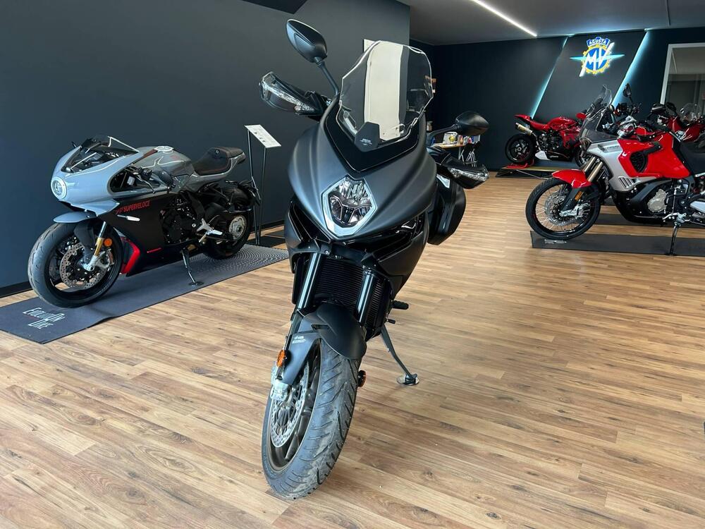 MV Agusta Turismo Veloce 800 Lusso SCS (2021 - 25) (5)
