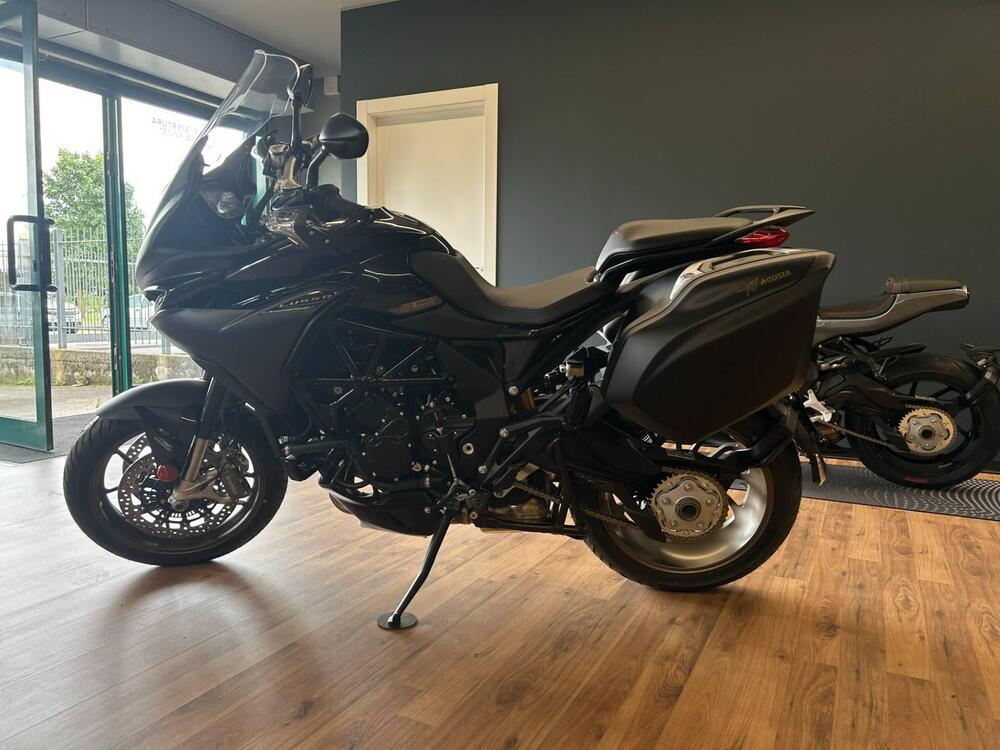 MV Agusta Turismo Veloce 800 Lusso SCS (2021 - 25) (8)