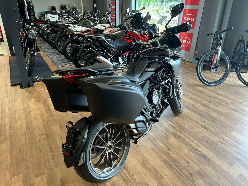 MV Agusta Turismo Veloce 800 Lusso SCS (2021 - 25) (9)