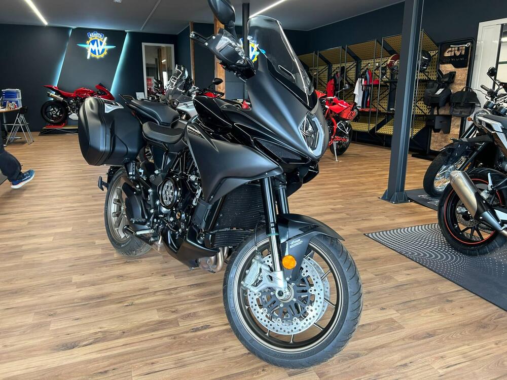 MV Agusta Turismo Veloce 800 Lusso SCS (2021 - 25) (14)