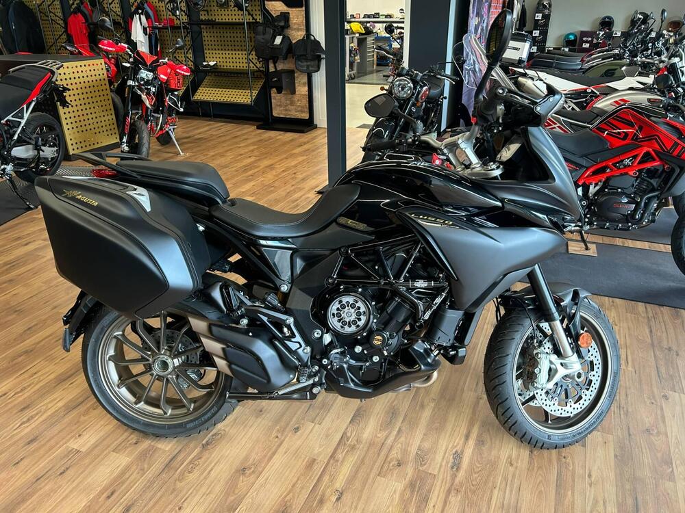 MV Agusta Turismo Veloce 800 Lusso SCS (2021 - 25) (15)