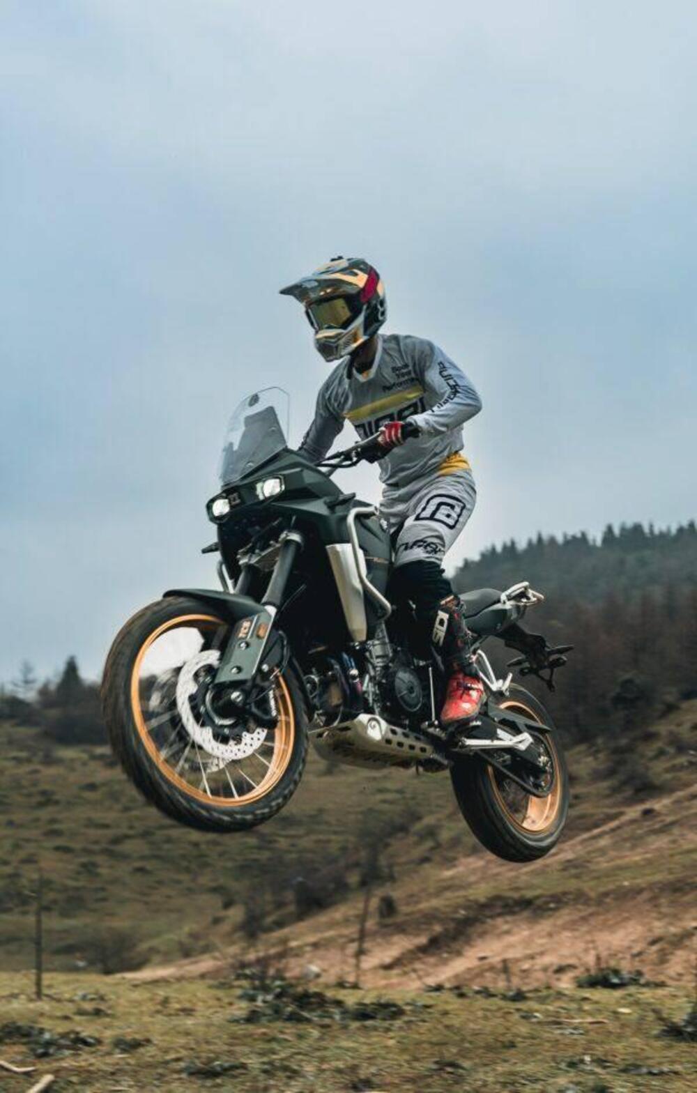 Kove 800X Pro (2024 - 26) (4)