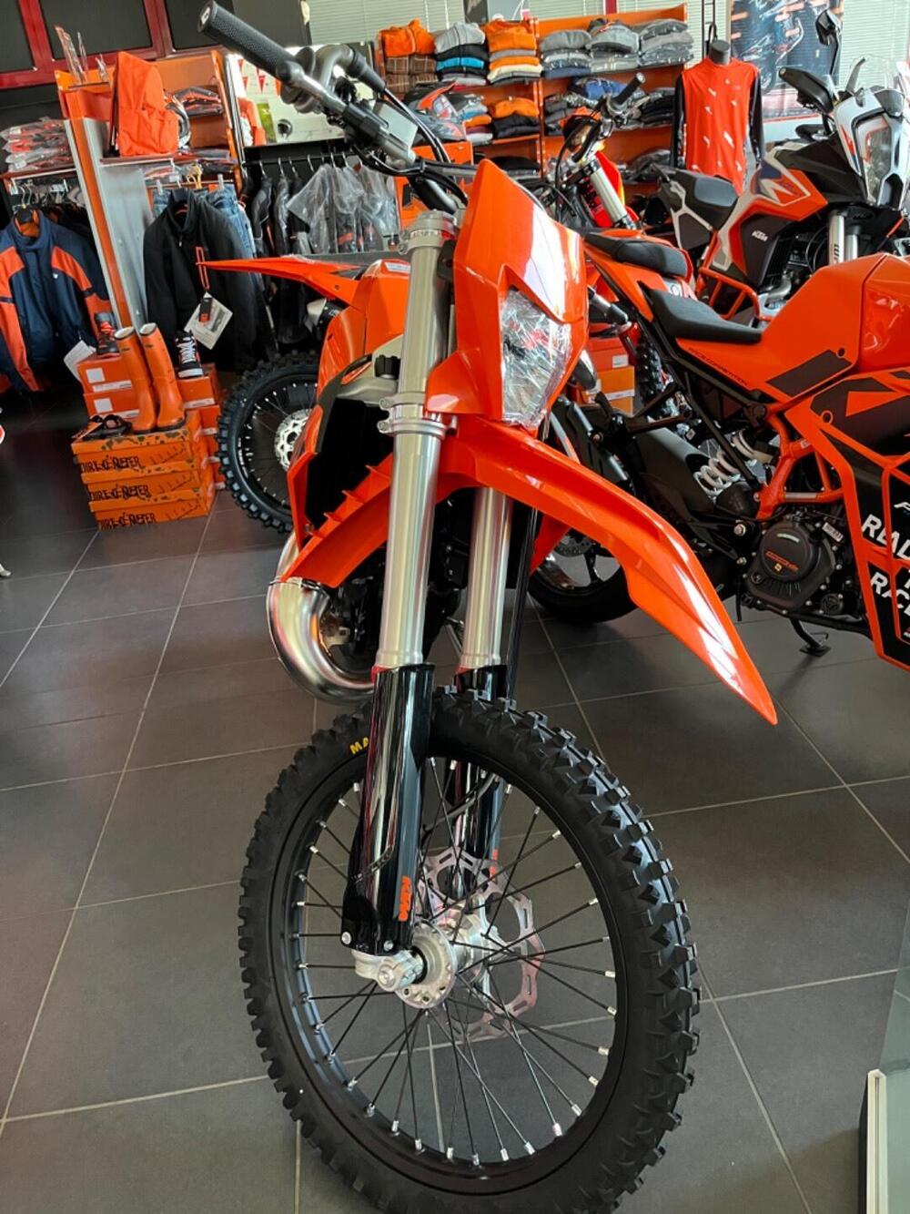 KTM 125 XC-W (2025) (3)