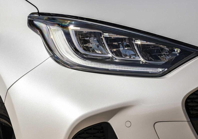 Mazda Mazda2 Hybrid (2023-->>) (12)