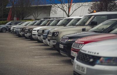 Tata investe in Jaguar Land Rover: mega programma da 21 miliardi fino al 2028
