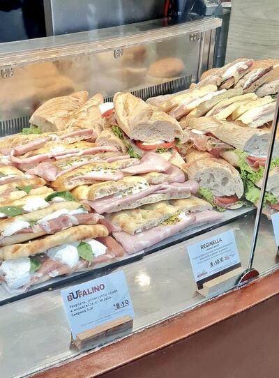 Pranzo in autostrada, aumenti fino al 70% ma quanto mi costa un panino? 
