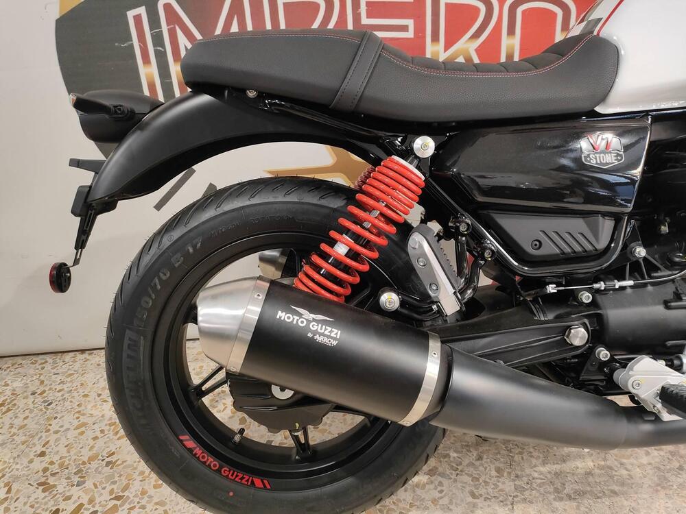Moto Guzzi V7 Stone Ten (2024 - 25) (9)