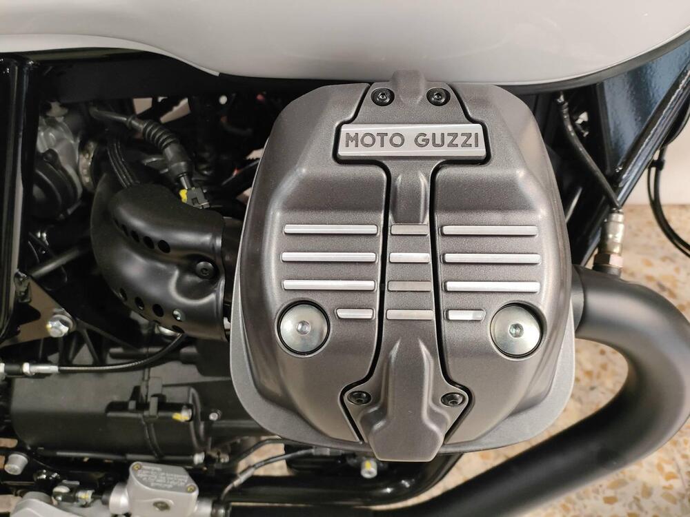 Moto Guzzi V7 Stone Ten (2024 - 25) (10)
