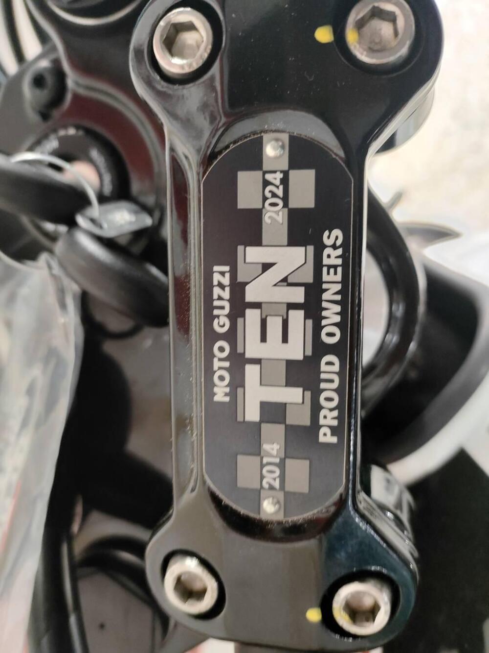 Moto Guzzi V7 Stone Ten (2024 - 25) (11)