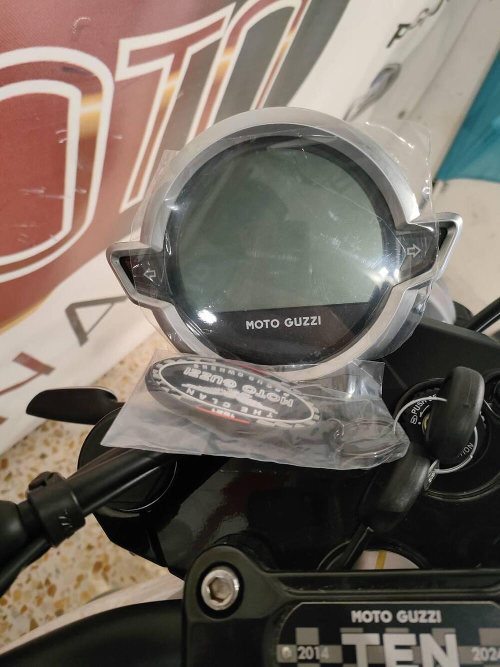 Moto Guzzi V7 Stone Ten (2024 - 25) (13)