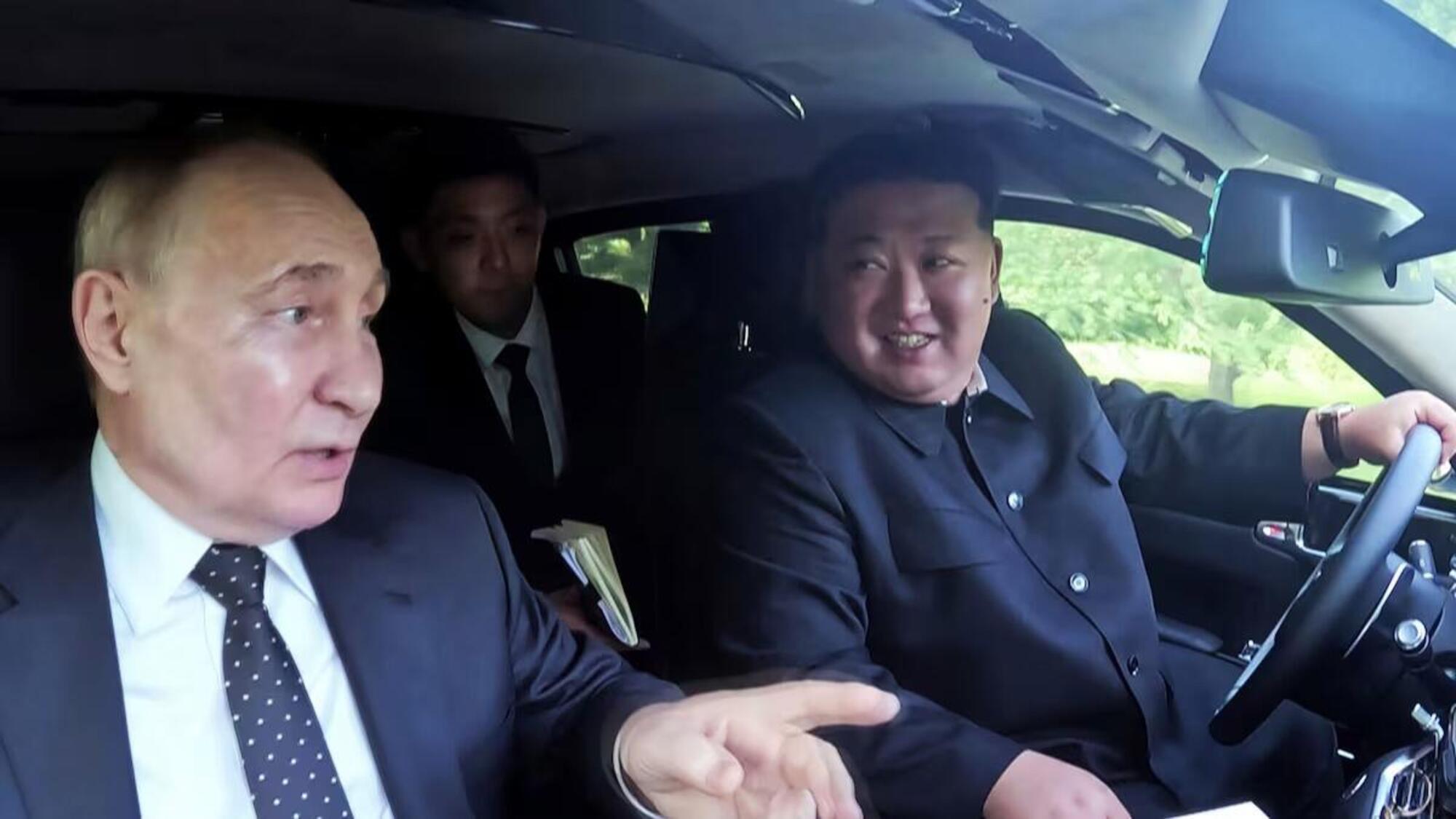 Vladimir Putin e Kim Jong Un nella Aurus Senat