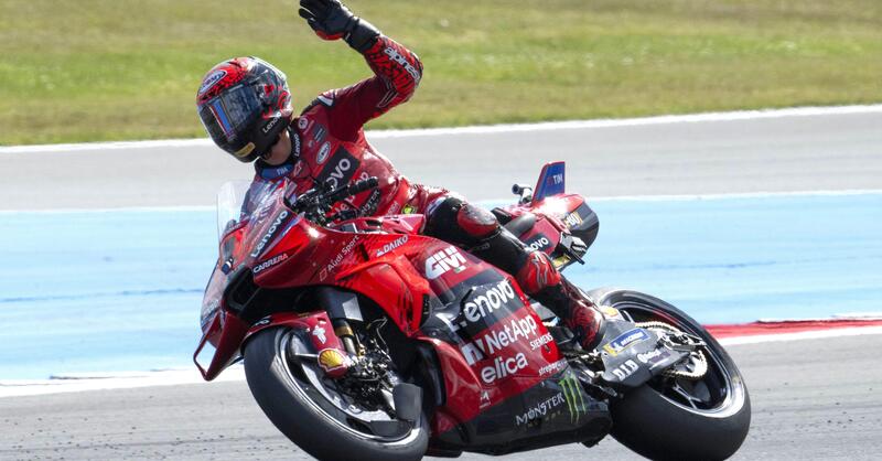 MotoGP 2024. GP d&#039;Olanda. Pecco Bagnaia fenomeno! Pole e record della pista! [RISULTATI]