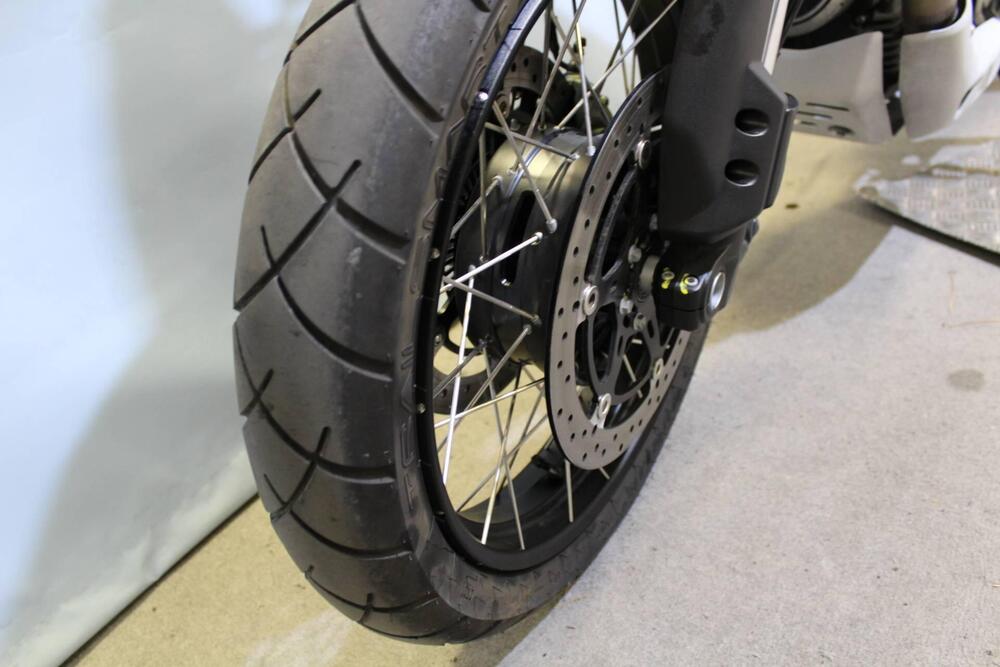 Moto Guzzi V85 TT (2021 - 23) (12)