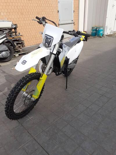 Husqvarna TE 125 (2025) nuova
