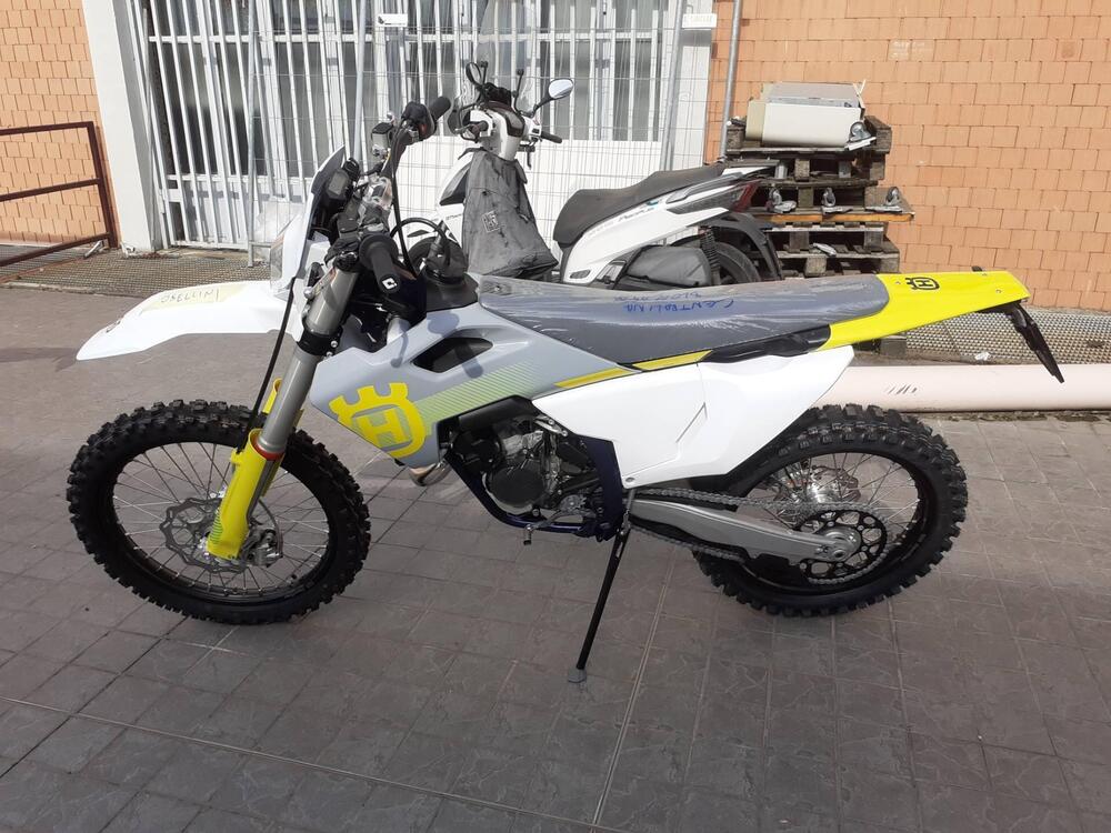 Husqvarna TE 125 (2025) (2)
