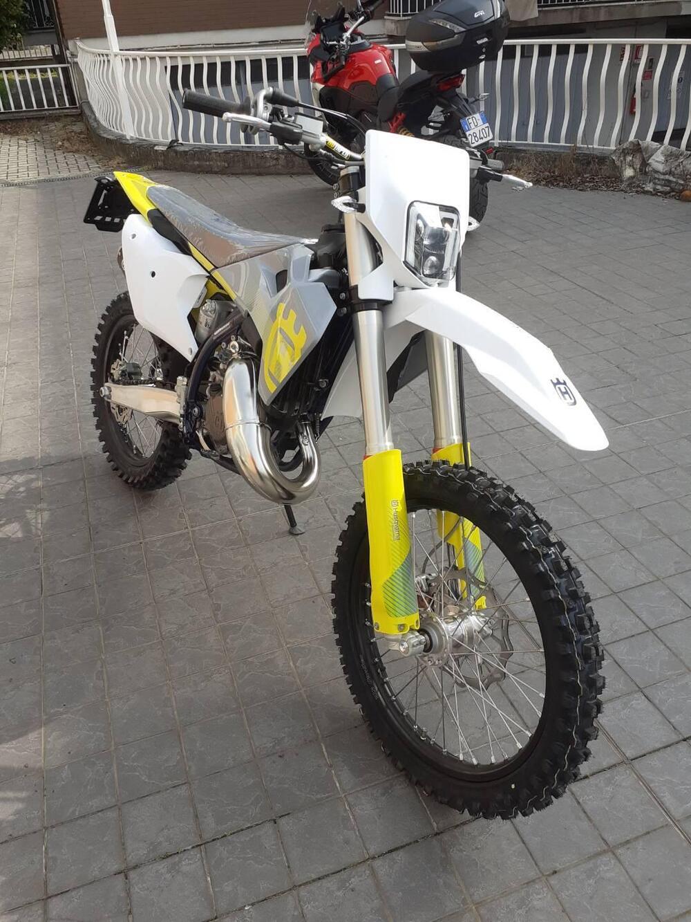 Husqvarna TE 125 (2025) (7)