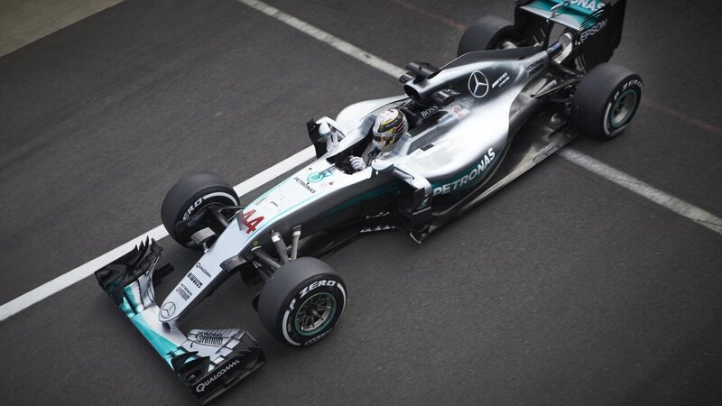 F1, Gp Gran Bretagna 2016: pole per Hamilton