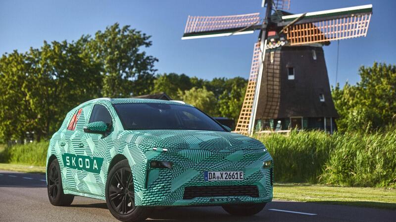 Skoda Elroq: suv elettrico compatto, misterioso ma spazioso [VIDEO]