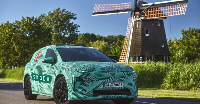 Skoda Elroq: suv elettrico compatto, misterioso ma spazioso [VIDEO]