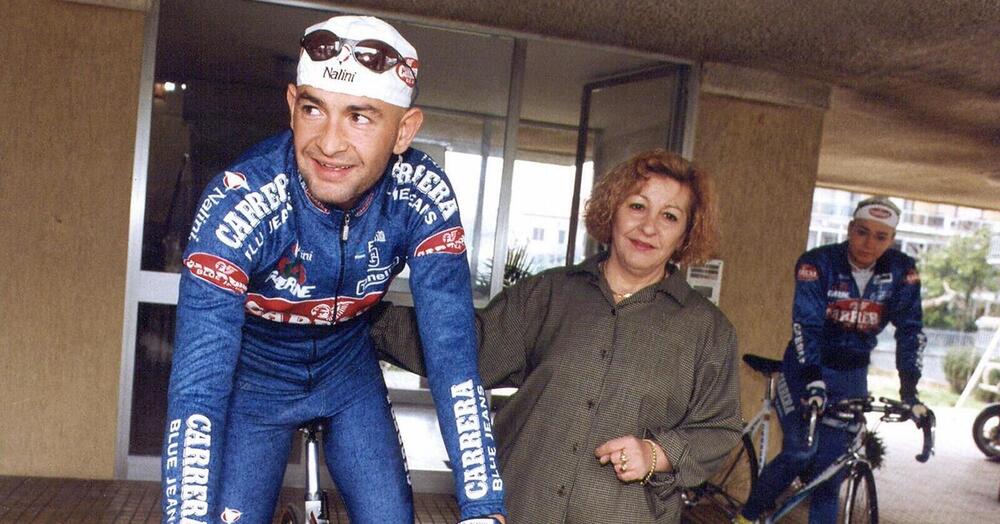 Davvero Marco Pantani &egrave; stato ucciso? Parla la madre del ciclista, Tonina, dopo vent&rsquo;anni dalla sua morte e rivela dei farmaci che avrebbero somministrato al figlio...
