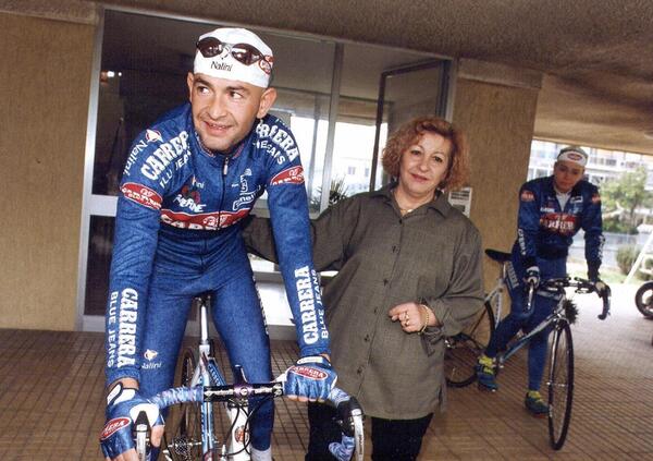 Davvero Marco Pantani &egrave; stato ucciso? Parla la madre del ciclista, Tonina, dopo vent&rsquo;anni dalla sua morte e rivela dei farmaci che avrebbero somministrato al figlio...