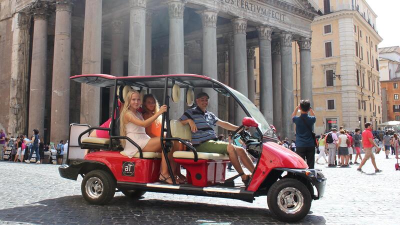 Roma, il green pi&ugrave; grande del mondo, l&#039;invasione delle golf car