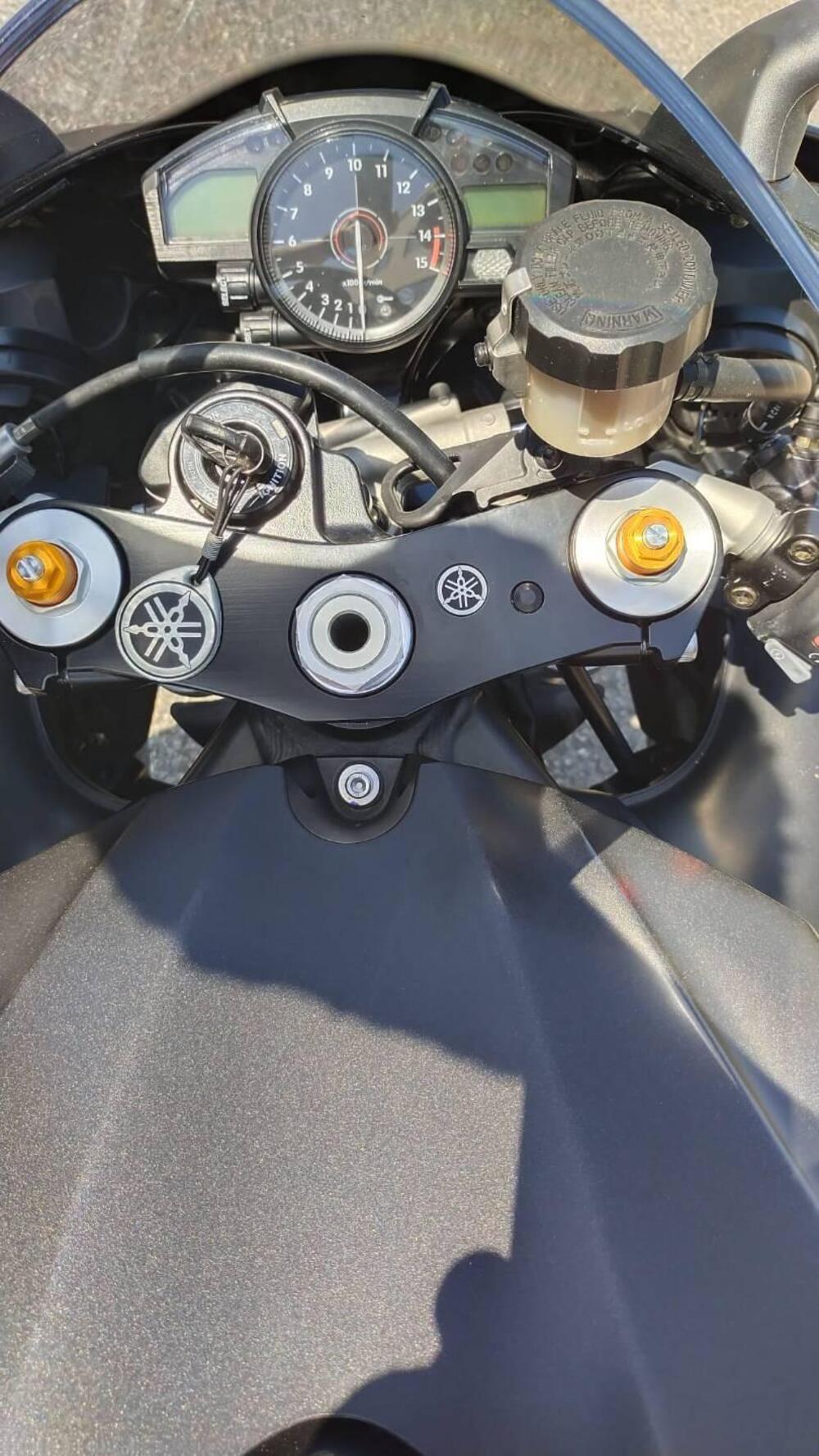 Yamaha YZF R1 (2007 - 08) (2)