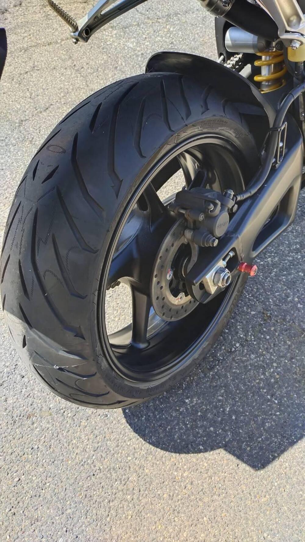 Yamaha YZF R1 (2007 - 08) (9)