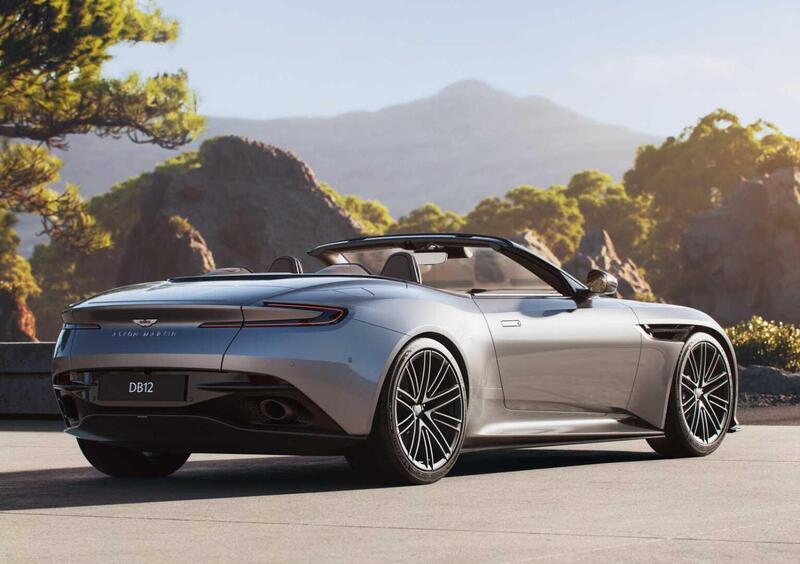 Aston Martin DB12 Volante (6)