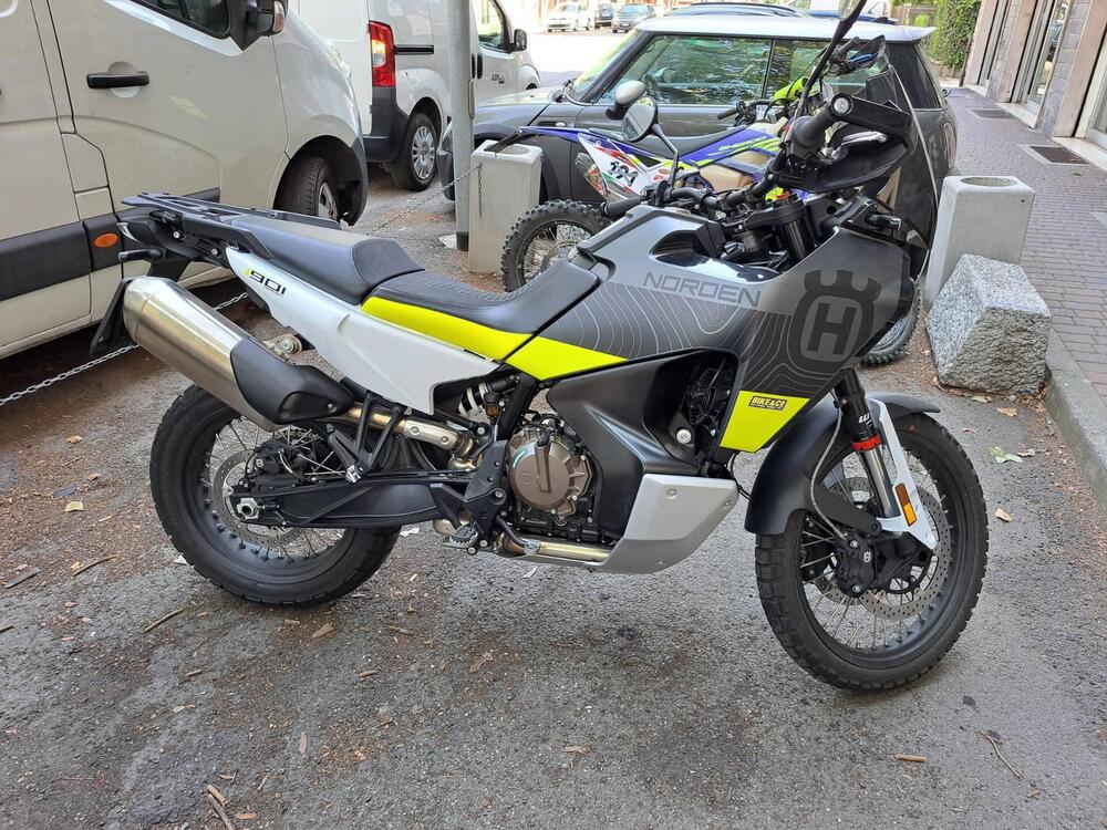 Husqvarna Norden 901 (2022 - 25)