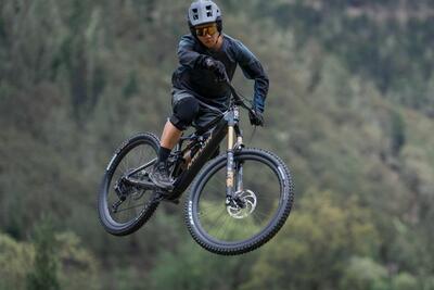 Dai droni alle eMTB! DJI entra nel mondo ebike con il suo primo (potente) motore, l'Avinox