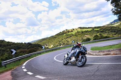 Il viaggio dei sogni con l'Africa Twin. Corsica, Sardegna e Sicilia: 1.200 km di puro godimento [VIDEO]