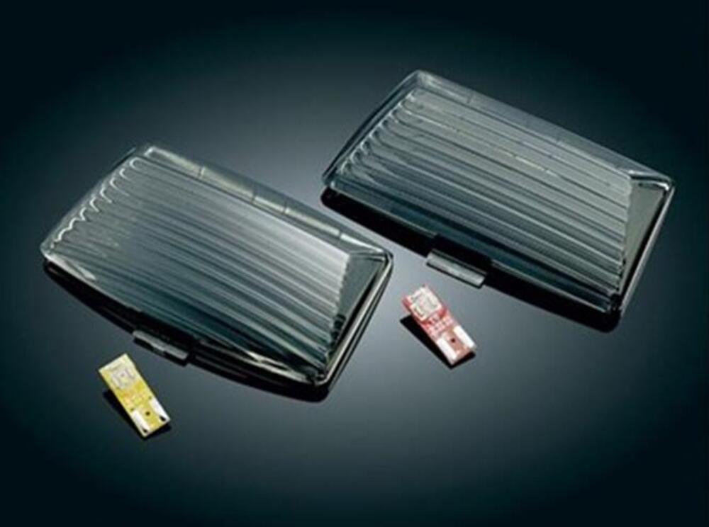 Lente fume'- con luce LED rossa per parafango post 