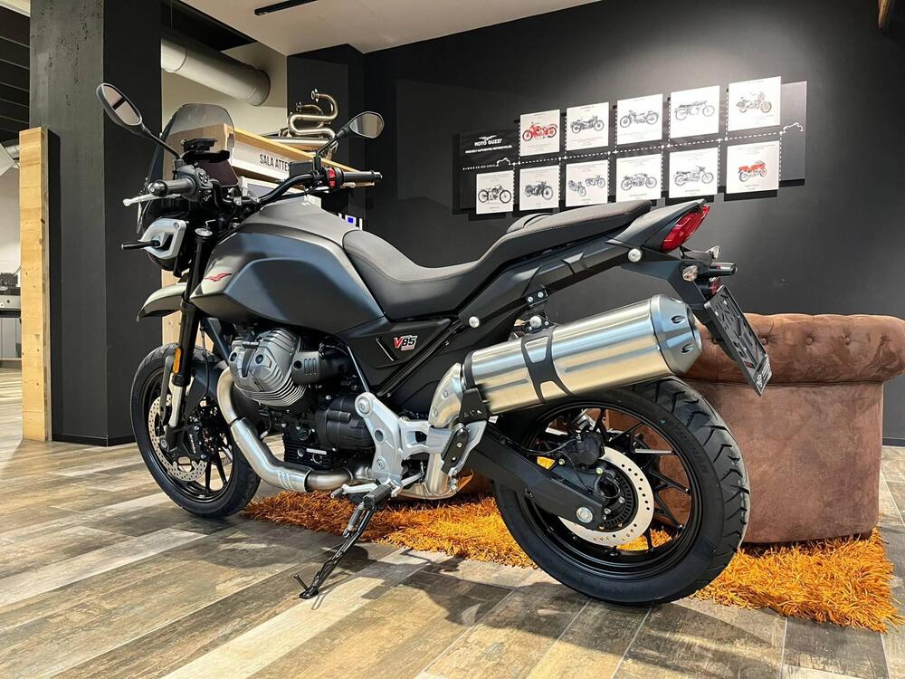 Moto Guzzi V85 Strada (2024 - 26) (4)
